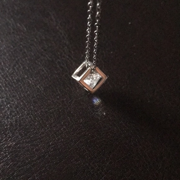 💚 $5 Silver cube necklace with encased free floating diamond - Picture 2 of 3